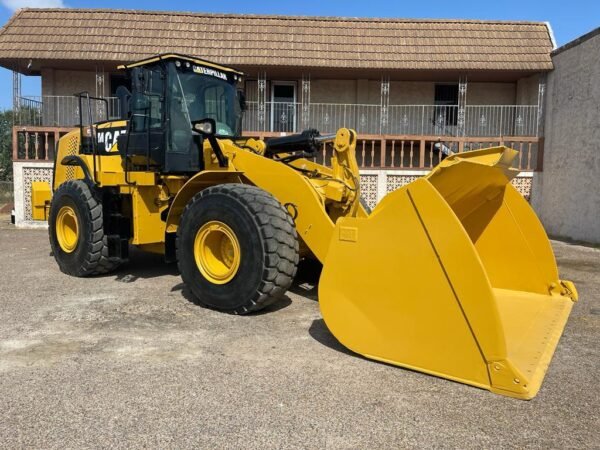 Caterpillar wheel-loader 972m