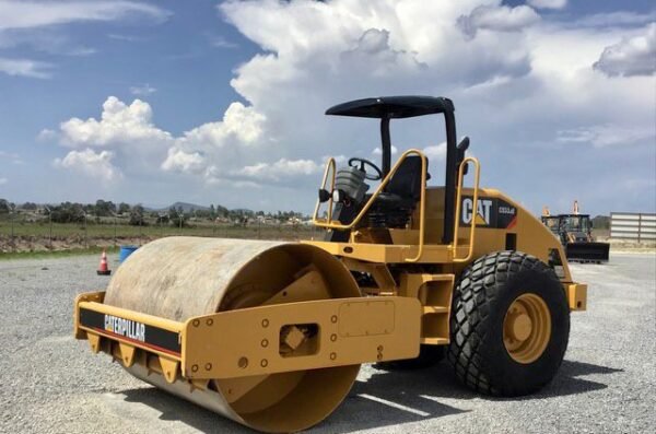 Caterpilar cs-533e rodillo vibratorio